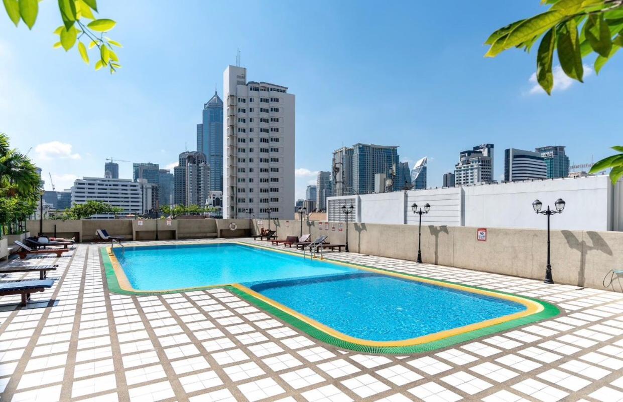 Omni Tower Cozy Apartment Near Nana Bts Bangkok Esterno foto